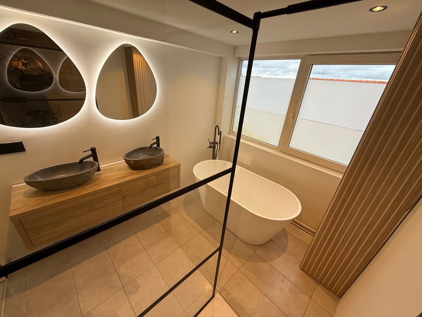 Moderne badkamerrenovatie in Haarlem door J. Dekker